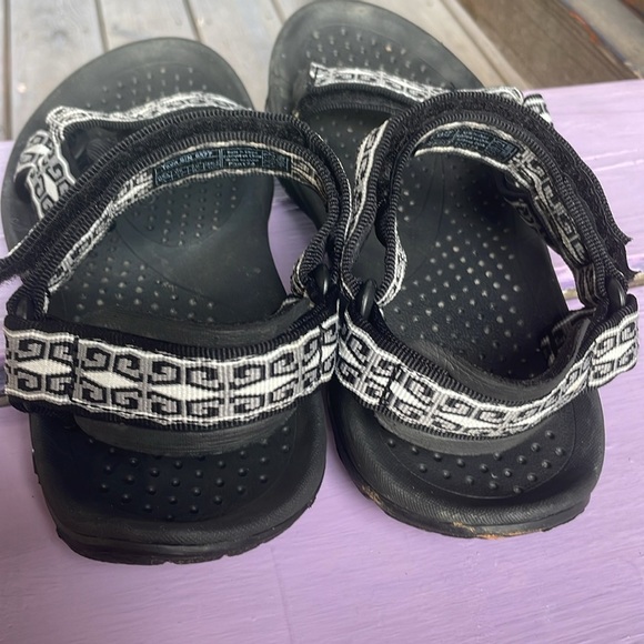 Tevas water sandals - Picture 3 of 7